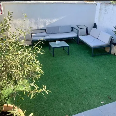 La De Villa *